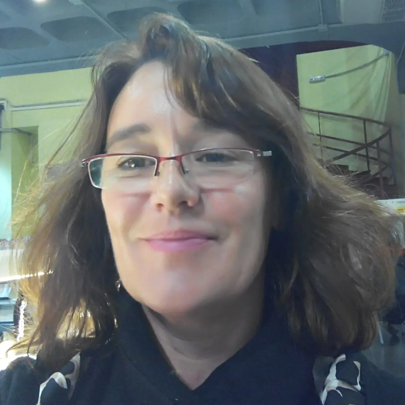 Dña. Eva Reinares Lara